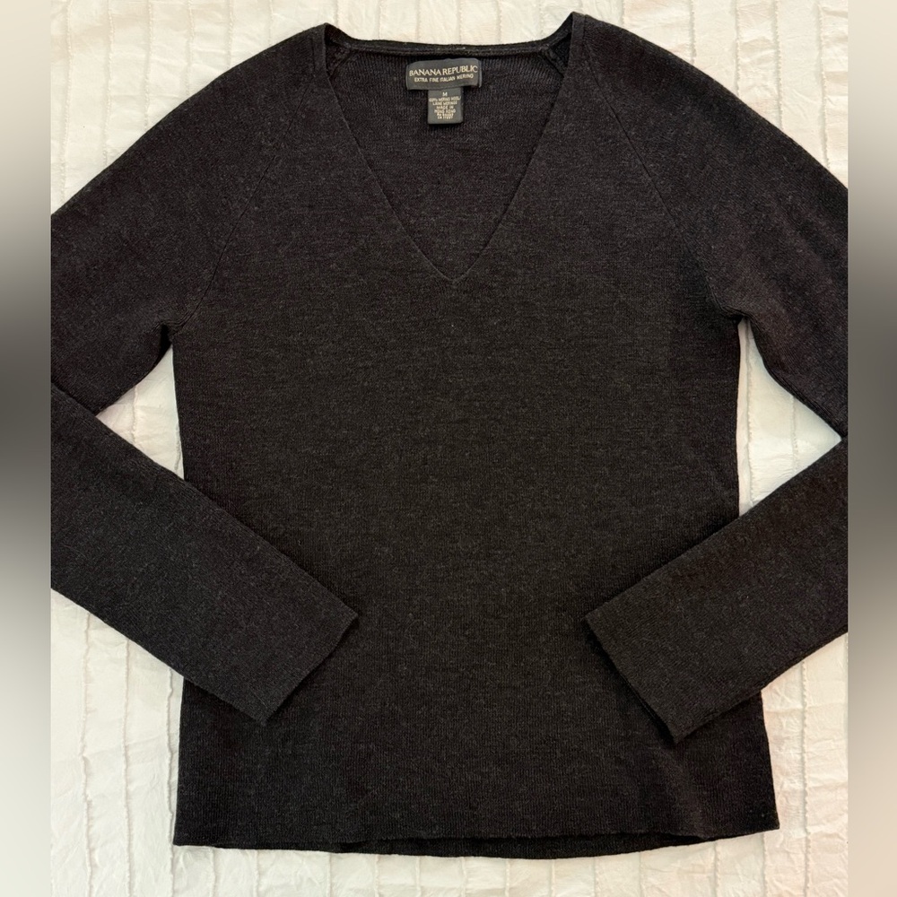 Banana Republic Women's Charcoal Extra Fine Italian Merino Wool Sweater Sz M